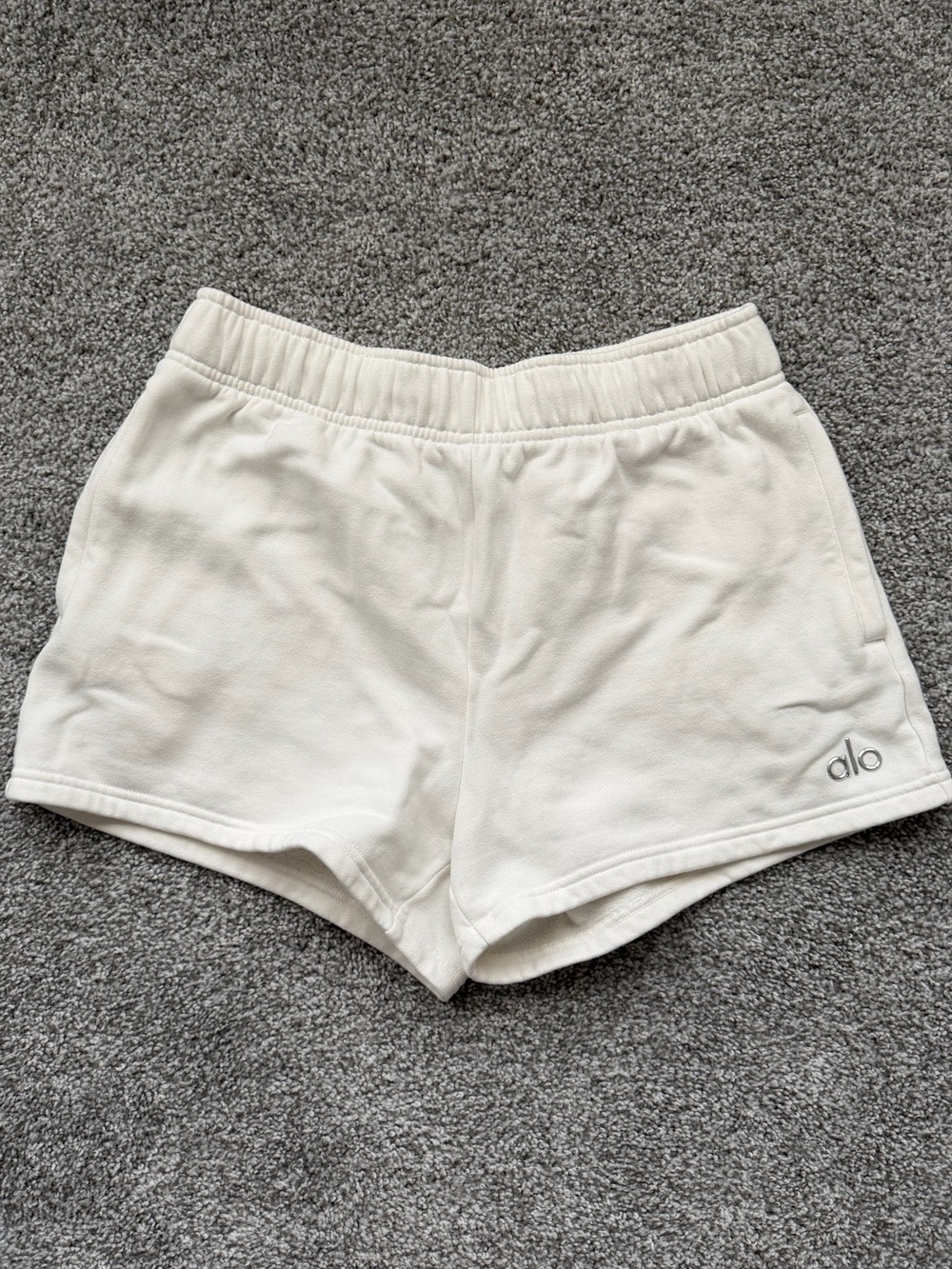 Alo Accolade Short in Ivory
